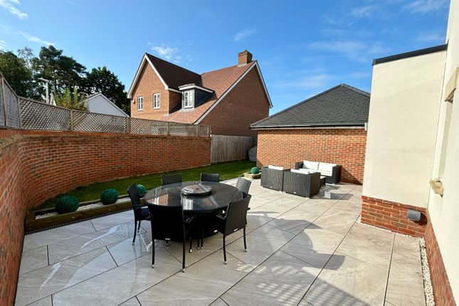 15, Swords Drive, Crowthorne photo 4