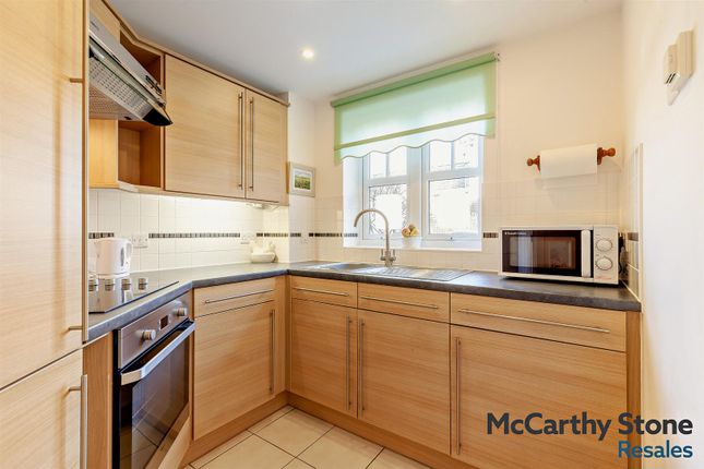16 Stewart Court, High Street, Epping photo 3
