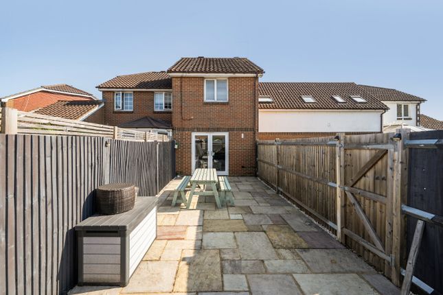 109, Shaw Drive, Surrey photo 4