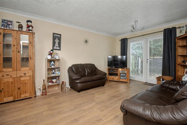 3, Meeting Lane, Corby photo 2
