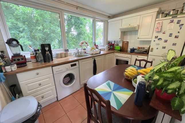 35, Livingstone Walk, Hemel Hempstead photo 2