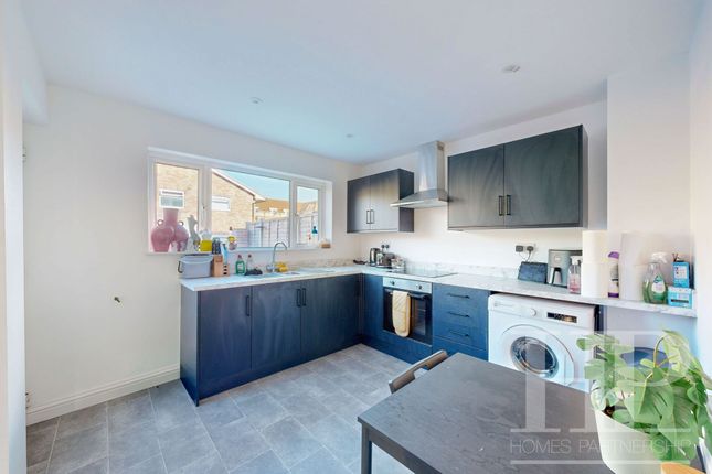 176 Crawley Road, Horsham photo 3
