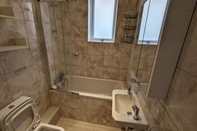 25 Elmers End Road,, London, London photo 4