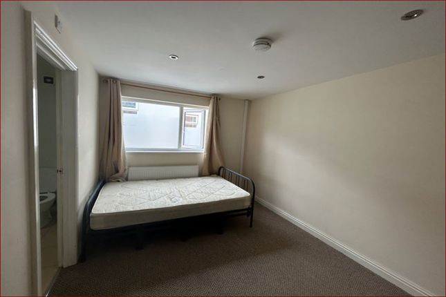 Room to rent in Albany Road, Earlsdon, Coventry