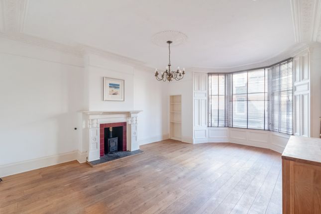 Flat A Barra House , Drummond Street, Comrie , Comrie photo 3