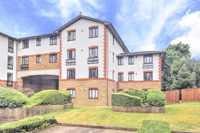 Thumbnail Flat for sale in The Beeches, 200 Lampton Road, Hounslow