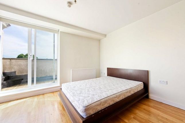 Flat 11, 16, Greenland Street, London photo 2