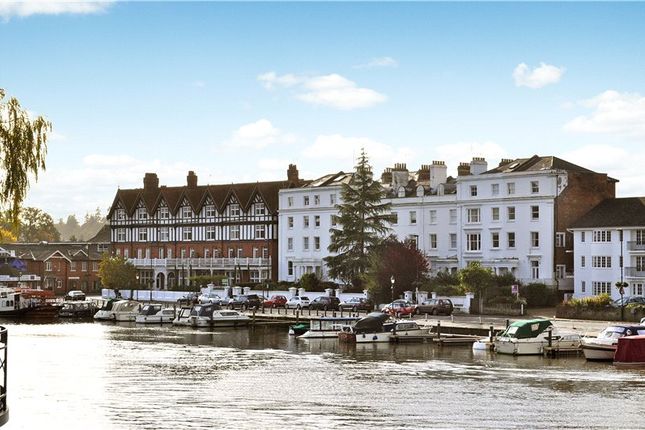 Thumbnail Flat to rent in Royal Mansions, Station Road, Henley-On-Thames, Oxfordshire