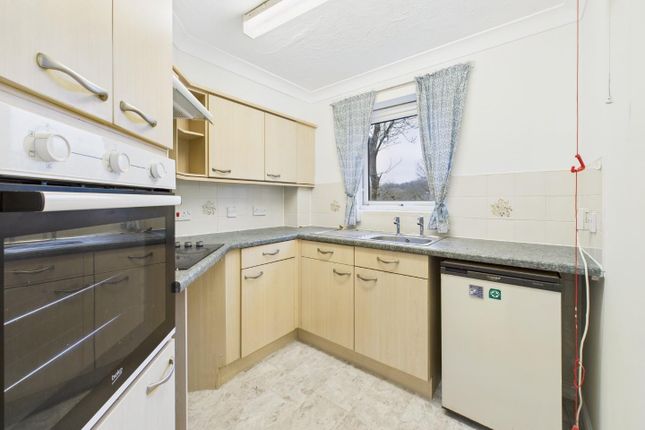 28 Sutton Court, Beech Street, Bradford photo 4