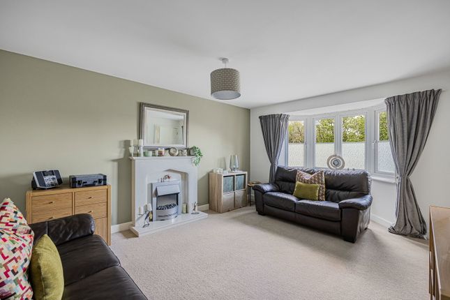 2, Trumpeter Road, Cheltenham photo 2