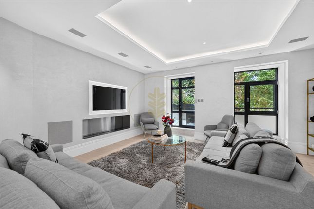 Flat 36, 30, Blandford Street, London photo 2