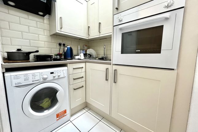 26, Kenilworth House, Castle Court(*), Cardiff photo 5