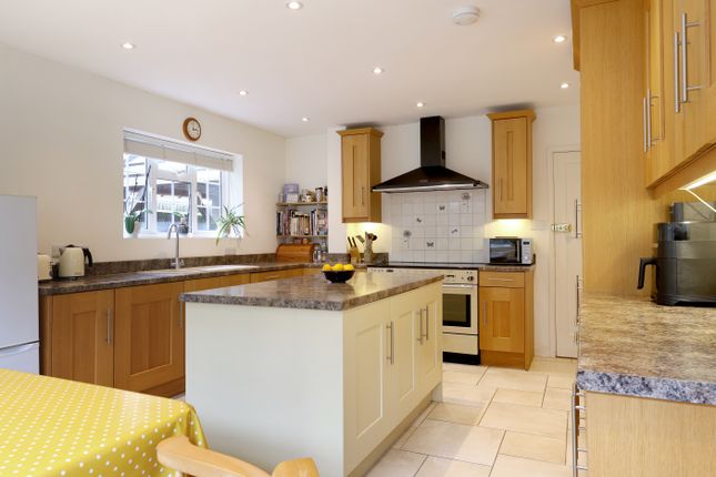 9, Caledon Road, Beaconsfield photo 3