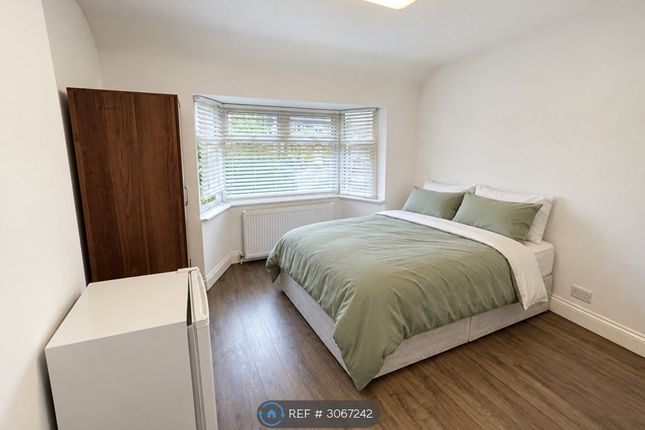 Brook Road, London, London photo 2