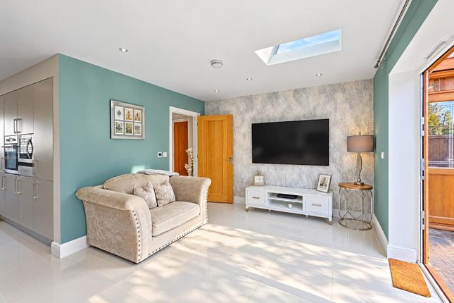 11, Rosbach Road, Canvey Island photo 3
