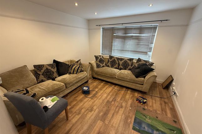 3, Faircroft, Slough photo 4