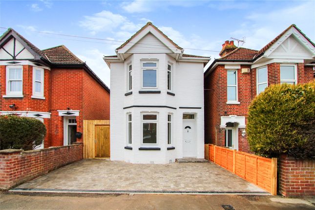 Thumbnail Detached house for sale in Oaktree Road, Southampton, Hampshire