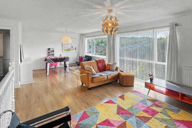 22, Combe Rise, High Wycombe photo 2