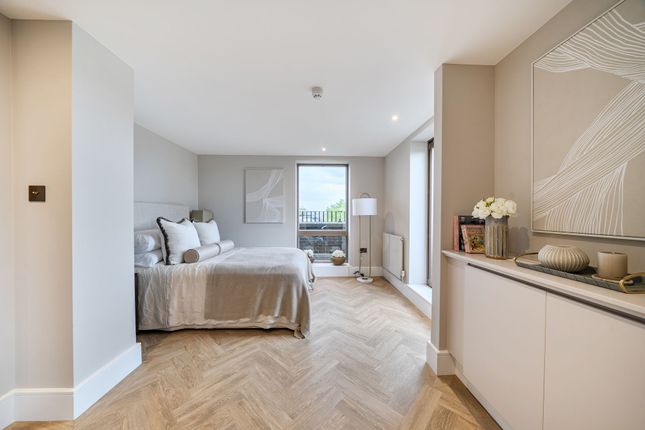 Apt 1002, 8 Dean Ryle Street, London photo 4