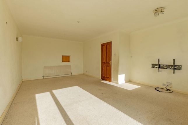 4, Ashopton Drive, Bamford, Hope Valley photo 4