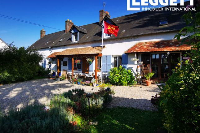Thumbnail Villa for sale in Vexin-Sur-Epte, Eure, Normandie