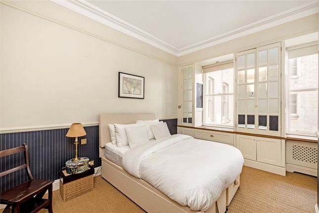 Flat for sale in Park Mansions, 141-149 Knightsbridge, London