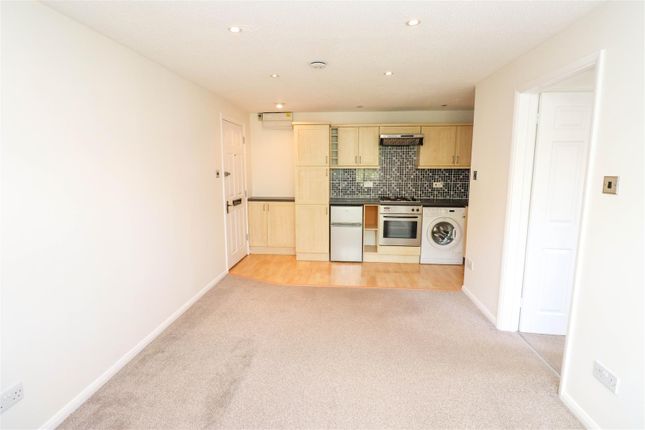 60, Swan Way, Fleet photo 2