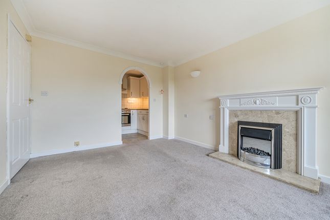 Flat 21, Westwood Court, Village Road, Enfield photo 3
