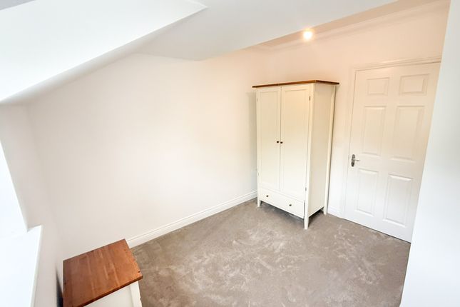 3 Old Mill Place, Wraysbury photo 4