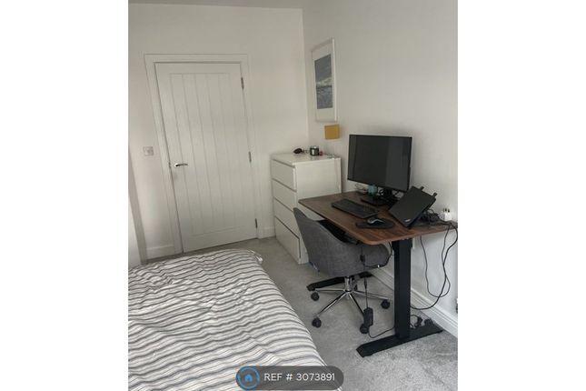 Flat, Bluenote Apartments Blyth Road, Hayes photo 4