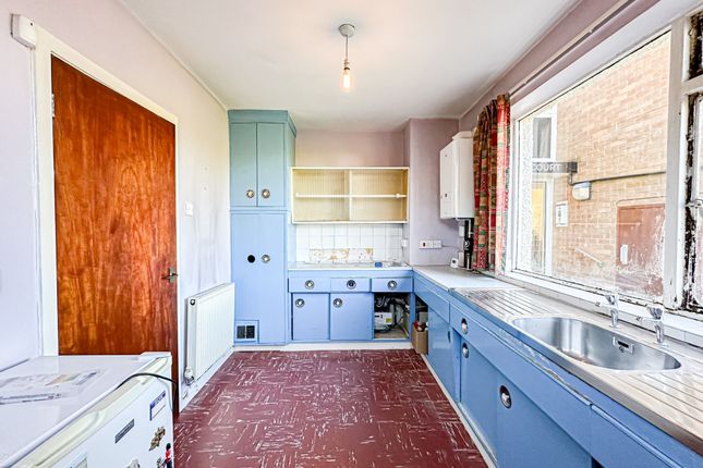 2 Brentwood Court, Wirral photo 2
