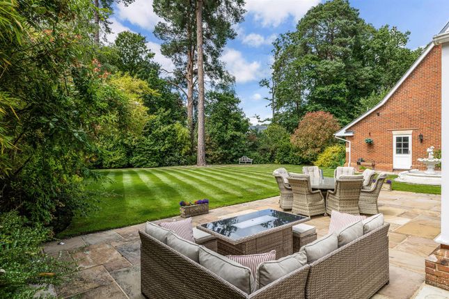 Eton House, The Chase, Ascot photo 4