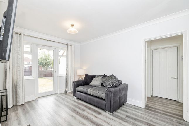 502a, St. Albans Road, Watford photo 3