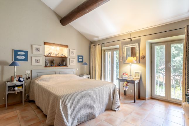 Property for sale in Gigondas, Vaucluse, Provence-Alpes-Côte d`Azur, France