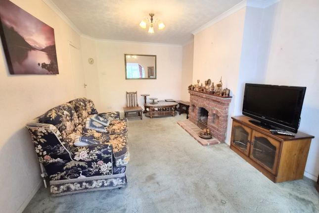 44 Harrogate Road, Hockley, Essex photo 4