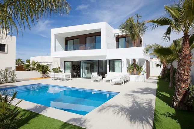 Thumbnail Villa for sale in Calle Costabella, 03170 Ciudad Quesada, Alicante, Spain