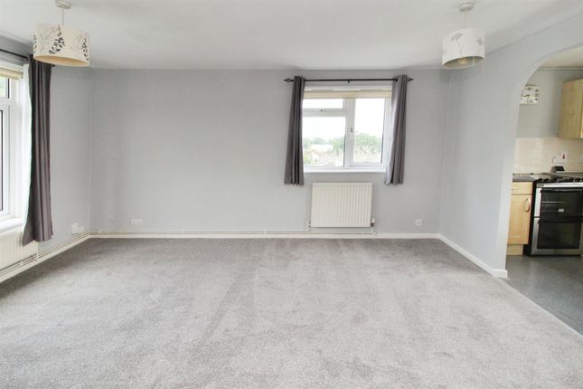 53, Caburn Court, Crawley photo 4