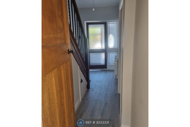 Whitebank Avenue, Stockport photo 3