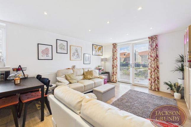 8, Starling Way, Daventry photo 2