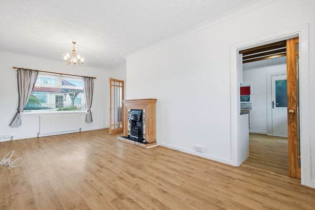 19, Chapelton Gardens, West Dunbartonshire photo 2
