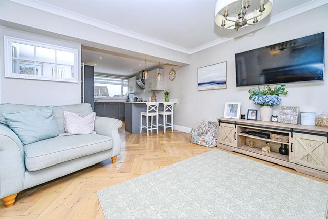 69, Chiltern Road, St. Albans photo 2