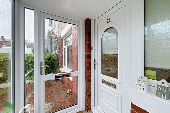 21, Avallon Way, Darwen photo 2
