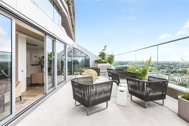 Flat to rent in Canaletto Tower, City Road, Islington, London