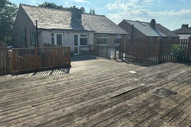20, Law Lane, Halifax photo 5