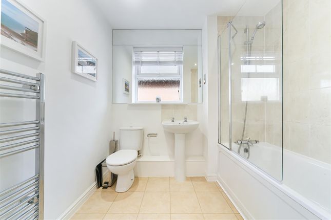 Flat for sale in Wesley Place, Epsom