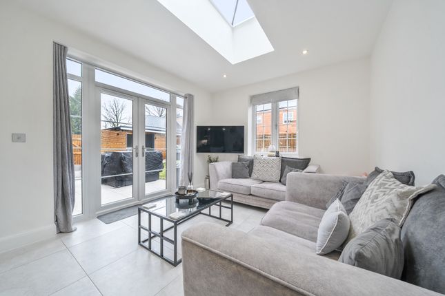 3, Uttley Lane, Beaconsfield photo 3