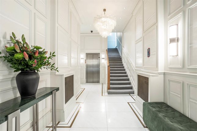 Flat for sale in Park Mansions, Knightsbridge