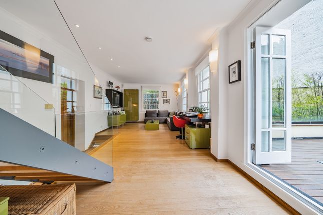 Detached house to rent in Billing Road, Chelsea, London