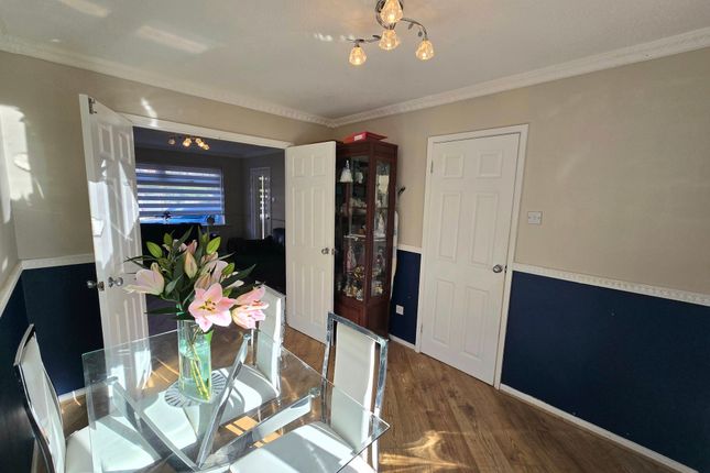 72 Westward Place, Bridgend photo 3