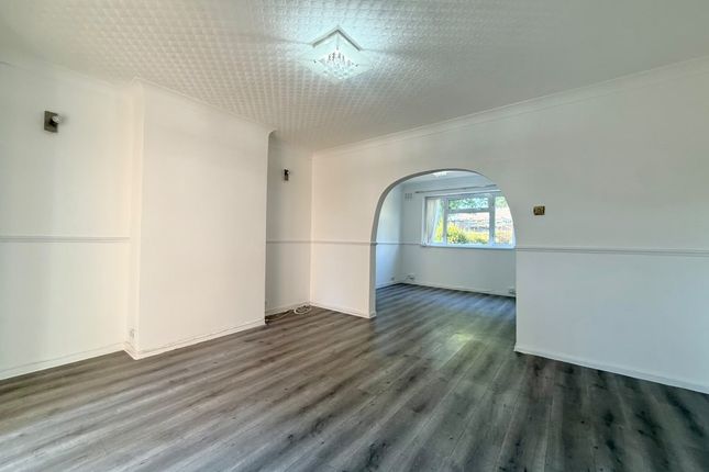 26, Sitwell Grove, Stanmore photo 2